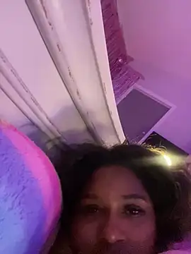 BigFineSelena online show from 04.26.26