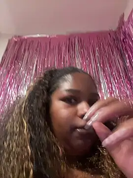 BigFineSelena online show from 06.25.26