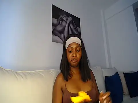 Snapshot of Pretty_Liya08 chatting on 12.03.25 Pretty Liya08 online show from 12.03.25