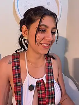 Snapshot of loolla_23 chatting on 03.21.26 loolla 23 online show from 03.21.26