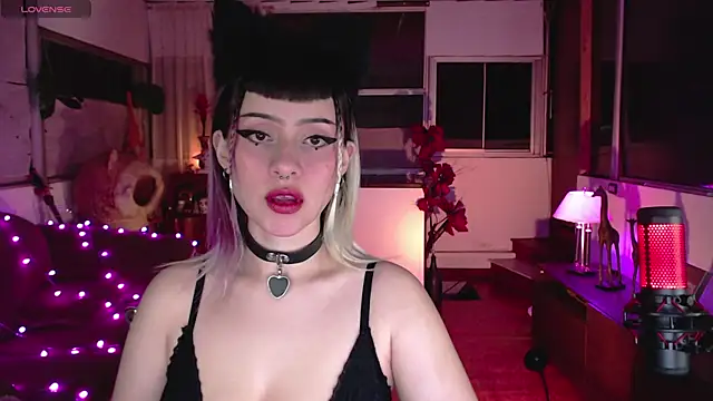 Snapshot of Aquamarinebubble chatting on 01.28.25 Aquamarinebubble online show from 01.28.25