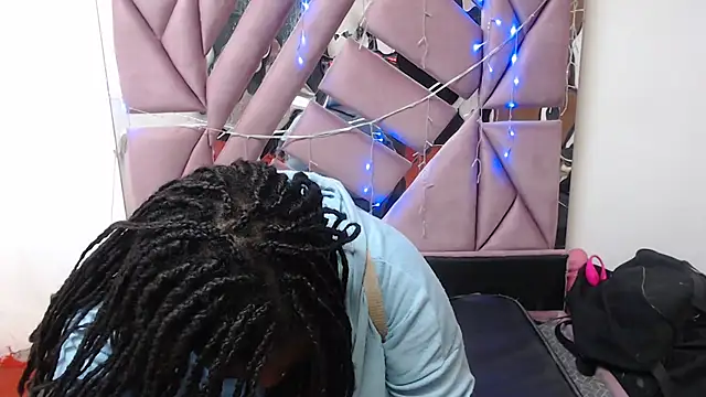 morenahott1 online show from 02.19.25