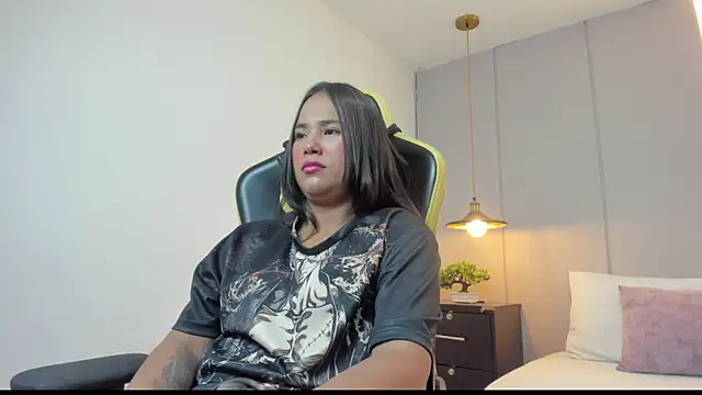 Snapshot of isabella_florez chatting on 04.28.26 isabella florez online show from 04.28.26