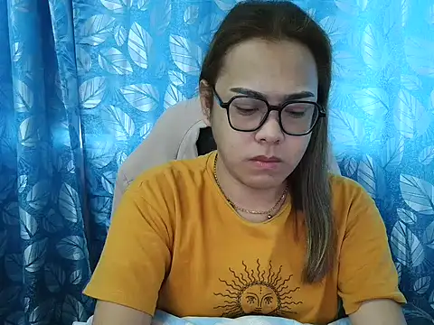 Snapshot of Your_PrettyGirlxxx chatting on 11.19.25 Your PrettyGirlxxx online show from 11.19.25