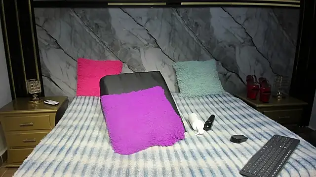 Niyirey1 online show from 10.25.25