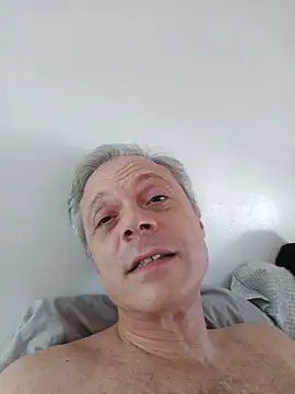 Snapshot of Almadaxxx chatting on 05.23.26 Almadaxxx online show from 05.23.26