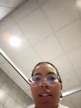 Snapshot of SheenaBrooke chatting on 10.31.25 SheenaBrooke online show from 10.31.25