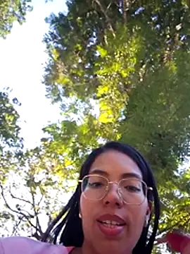 Snapshot of SheenaBrooke chatting on 12.21.25 SheenaBrooke online show from 12.21.25