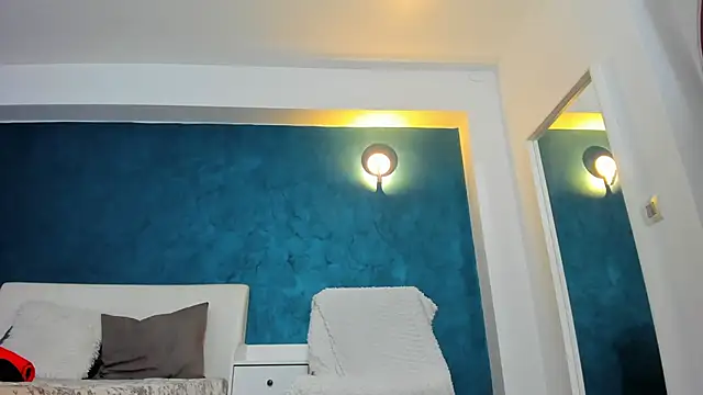 Anna Lewis online show from 03.10.25