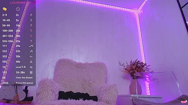 Anna Lewis online show from 04.25.26