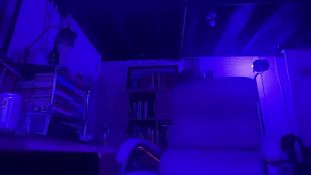 Snapshot of cumhungrybottom4u chatting on 02.08.25 cumhungrybottom4u online show from 02.08.25