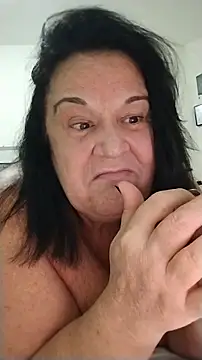 Yaya Mineira online show from 06.14.26