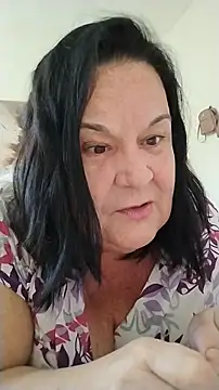 Yaya Mineira online show from 06.18.26