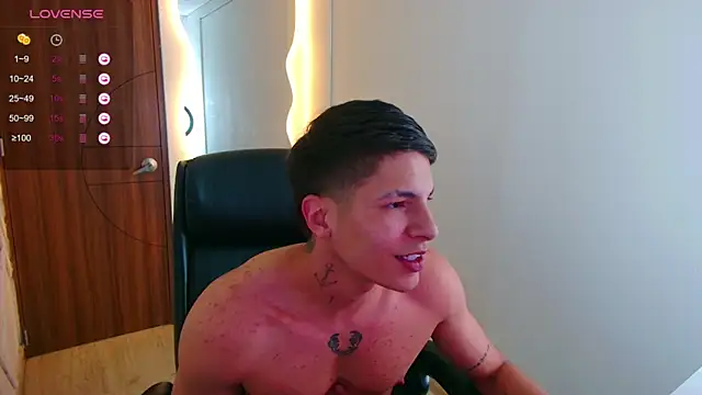 Snapshot of harrisoncuper chatting on 03.15.25 harrisoncuper online show from 03.15.25