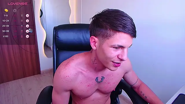 Snapshot of harrisoncuper chatting on 03.17.25 harrisoncuper online show from 03.17.25