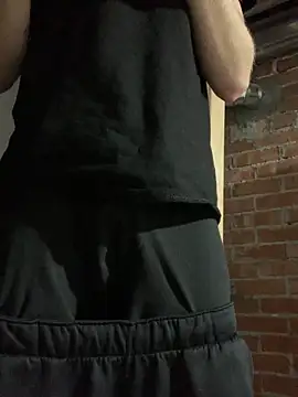 KcCumz19 online show from 12.20.25