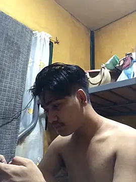 Snapshot of gaysucker6969 chatting on 12.01.25 gaysucker6969 online show from 12.01.25