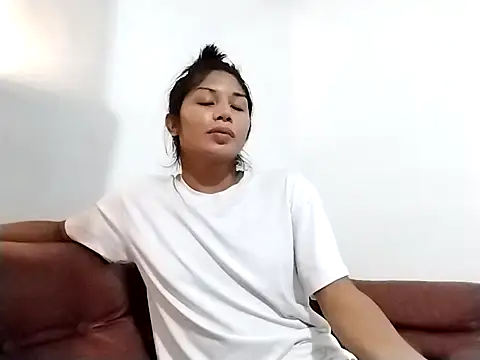 Snapshot of MaxxineMorenaTs chatting on 12.14.25 MaxxineMorenaTs online show from 12.14.25