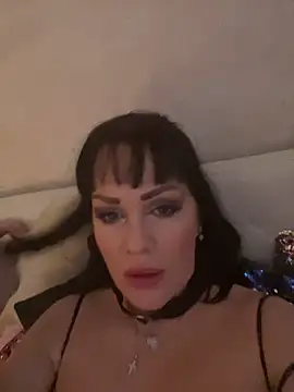 Lolaley2 online show from 12.16.24