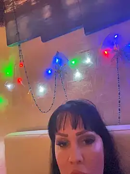 Lolaley2 online show from 01.26.25