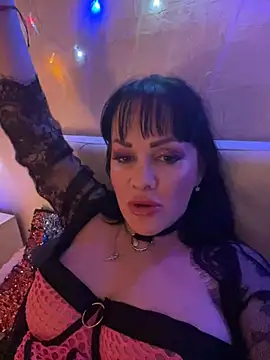 Lolaley2 online show from 02.20.25