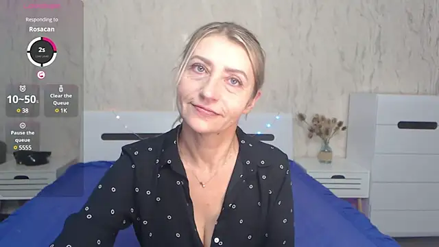 ZoeGrant online show from 02.08.25