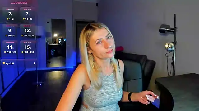 Snapshot of ZoeGrant chatting on 02.10.26 ZoeGrant online show from 02.10.26