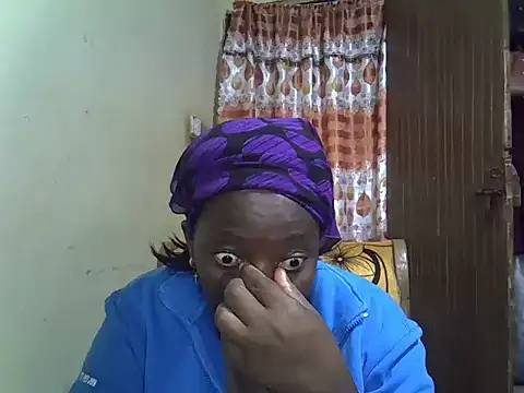 Snapshot of Ebonyceline chatting on 10.31.25 Ebonyceline online show from 10.31.25