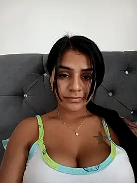 Snapshot of AnnRosse18 chatting on 02.08.25 AnnRosse18 online show from 02.08.25