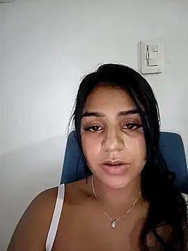 Snapshot of AnnRosse18 chatting on 02.14.25 AnnRosse18 online show from 02.14.25