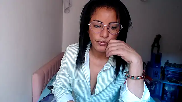 kateleyagrey online show from 08.07.26