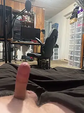 Snapshot of whitestroker chatting on 12.01.25 whitestroker online show from 12.01.25