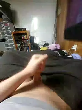 Snapshot of whitestroker chatting on 12.20.25 whitestroker online show from 12.20.25