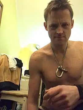 Snapshot of londonfuckwhore1 chatting on 02.25.25 londonfuckwhore1 online show from 02.25.25