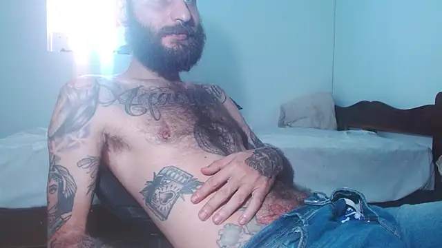 Snapshot of Tatted21xxx chatting on 09.28.25 Tatted21xxx online show from 09.28.25