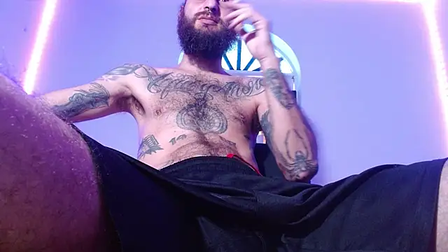 Snapshot of Tatted21xxx chatting on 11.04.25 Tatted21xxx online show from 11.04.25