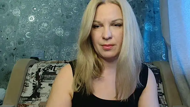 BlondeFox online show from 10.15.25