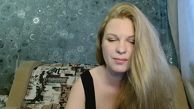 Snapshot of BlondeFox chatting on 06.01.26 BlondeFox online show from 06.01.26