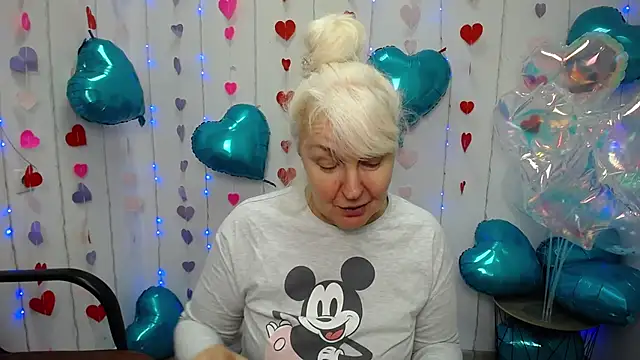 Snapshot of BlondyLeeBest chatting on 02.01.25 BlondyLeeBest online show from 02.01.25