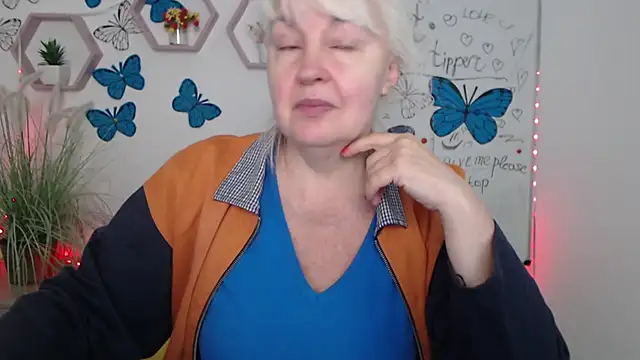 Snapshot of BlondyLeeBest chatting on 03.17.25 BlondyLeeBest online show from 03.17.25