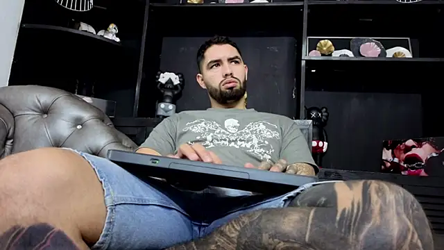 Snapshot of matteosantos chatting on 02.09.26 matteosantos online show from 02.09.26