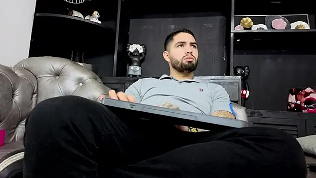 Snapshot of matteosantos chatting on 02.10.26 matteosantos online show from 02.10.26