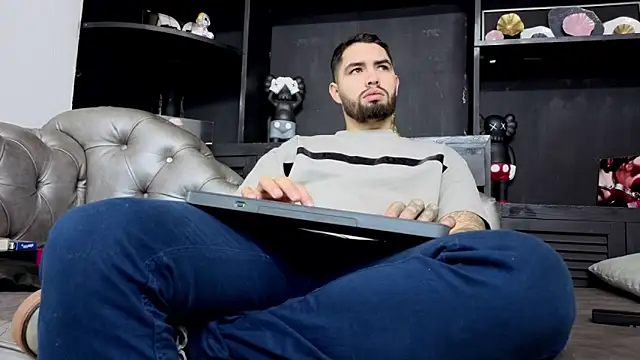 Snapshot of matteosantos chatting on 02.11.26 matteosantos online show from 02.11.26