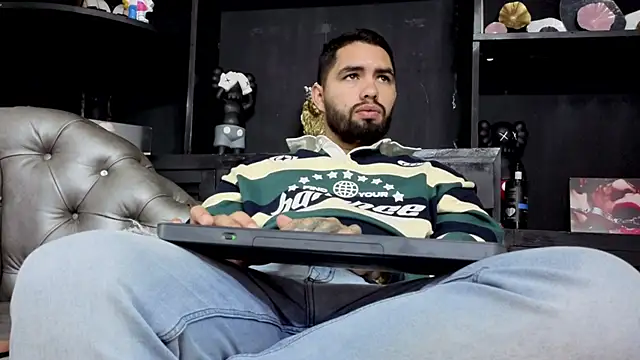 Snapshot of matteosantos chatting on 02.25.26 matteosantos online show from 02.25.26