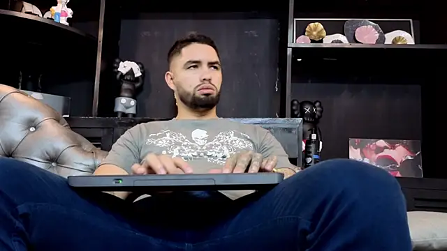 Snapshot of matteosantos chatting on 02.26.26 matteosantos online show from 02.26.26