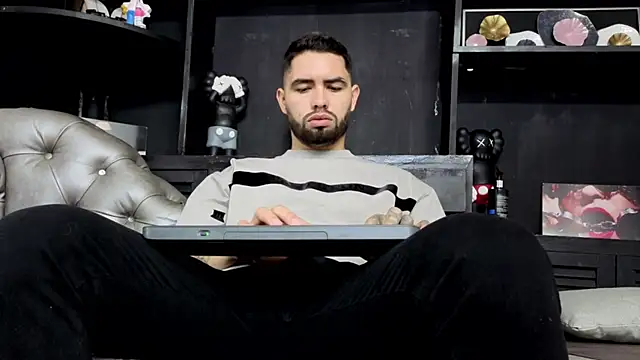 Snapshot of matteosantos chatting on 02.27.26 matteosantos online show from 02.27.26