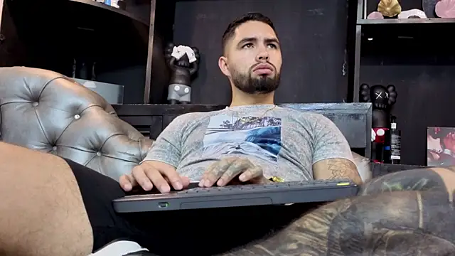 Snapshot of matteosantos chatting on 03.01.26 matteosantos online show from 03.01.26