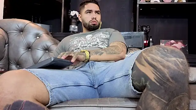 Snapshot of matteosantos chatting on 03.04.26 matteosantos online show from 03.04.26