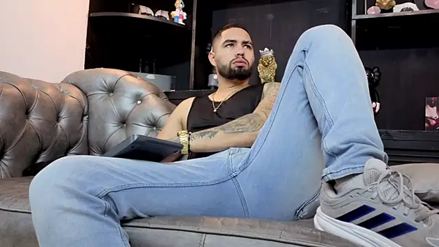 Snapshot of matteosantos chatting on 03.15.26 matteosantos online show from 03.15.26