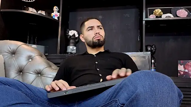 Snapshot of matteosantos chatting on 03.20.26 matteosantos online show from 03.20.26